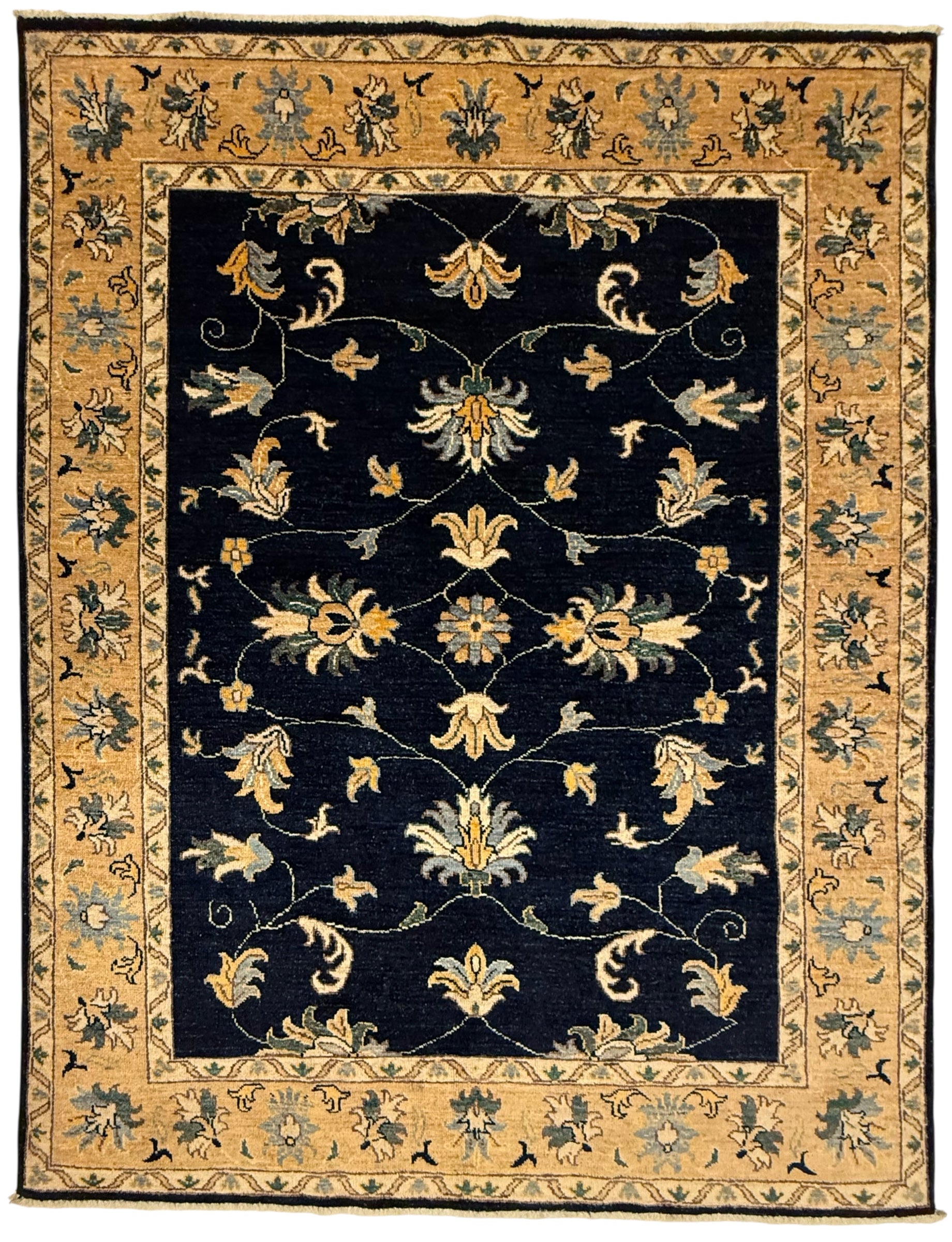 Ushak Tapijt 152 x 197 CM