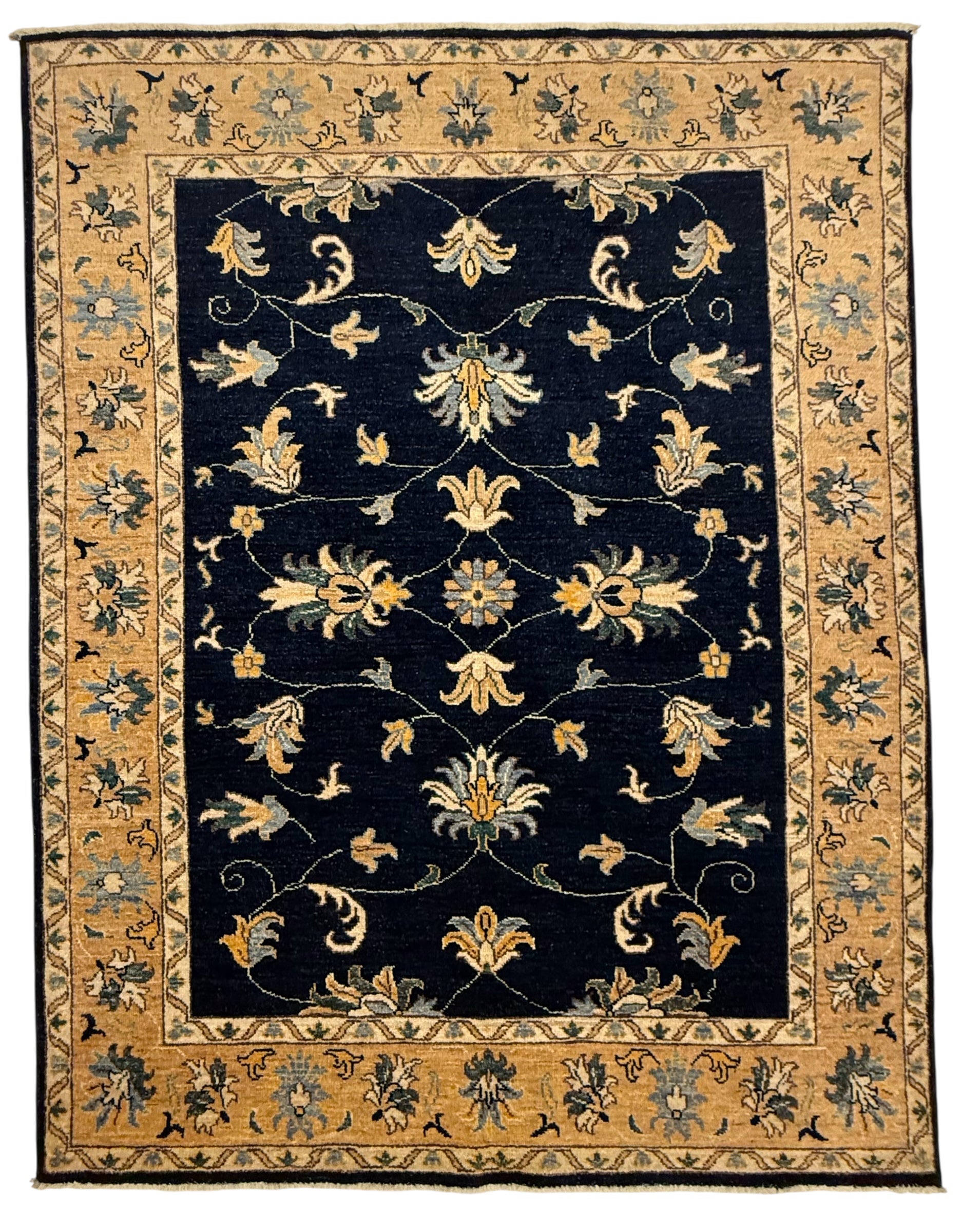 Ushak Tapijt 152 x 197 CM