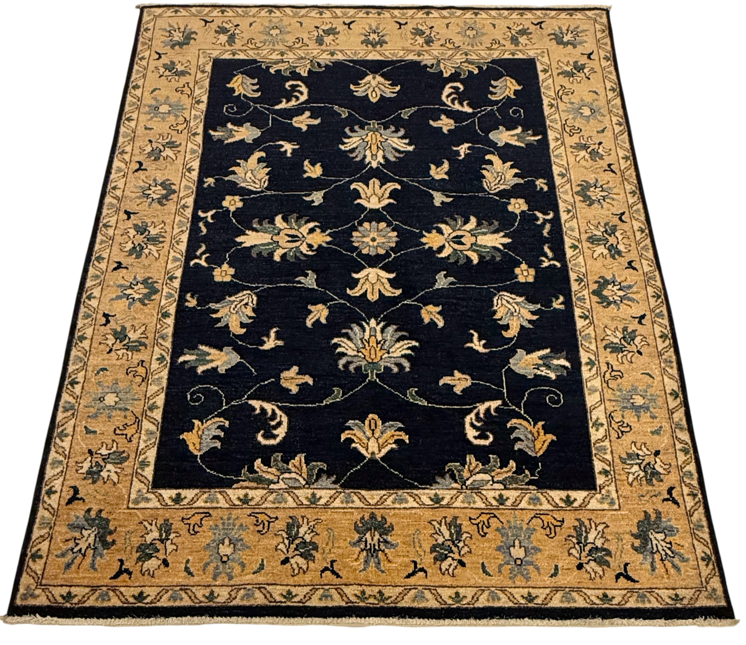 Ushak Tapijt 152 x 197 CM